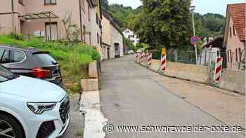 Schlossbergstraße in Altensteig: Betonblöcke behindern Ausfahrt