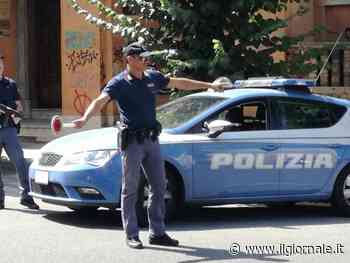 Napoli, rapinano le poste e si scontrano con un bus. Caccia ai malviventi