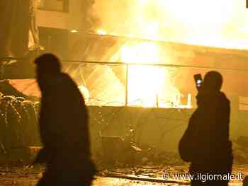 Nuovi raid su Gaza, proteste in tutto il mondo arabo. Ok Egitto ad aprire Rafah per aiuti  | La diretta