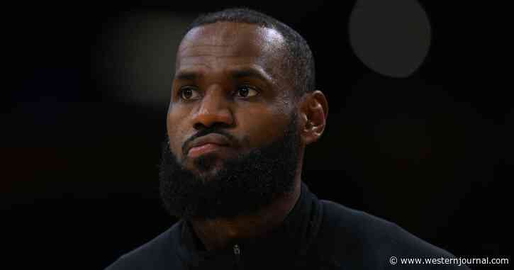 Lakers Great Rips LeBron James for Behavior on Bench: 'I Didn't Like That'