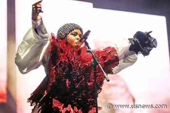 Concert Review: Lauryn Hill's 25th 'Miseducation' Celebration Passes With a Grade Curve