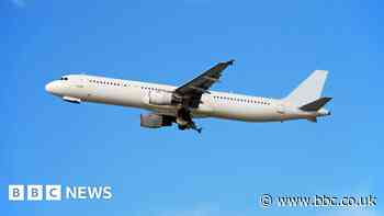 Aircraft forced to return to Stansted Airport due to 'loose windows'