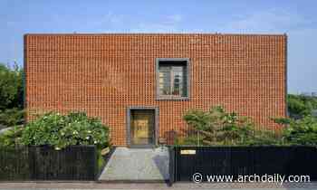 Ishtika House / SPASM Design Architects