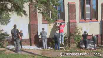 MN Muslim and Jewish groups unite to clean graffiti