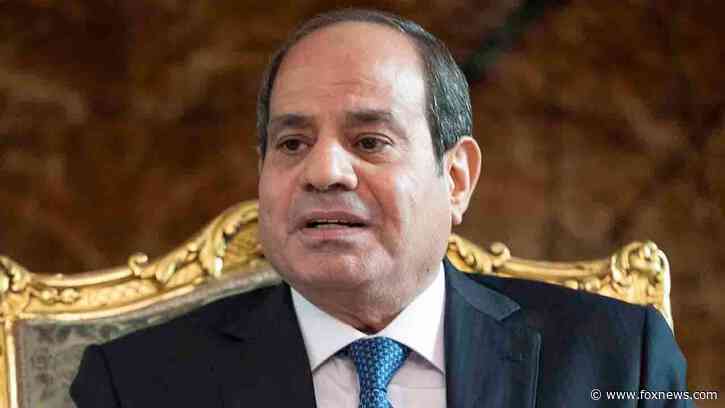 Egyptian president 'rejects' effort to push Palestinians to Egypt, warns it could jeopardize peace with Israel