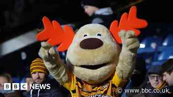 Cambridge United appeals for 'energetic' moose mascot volunteer