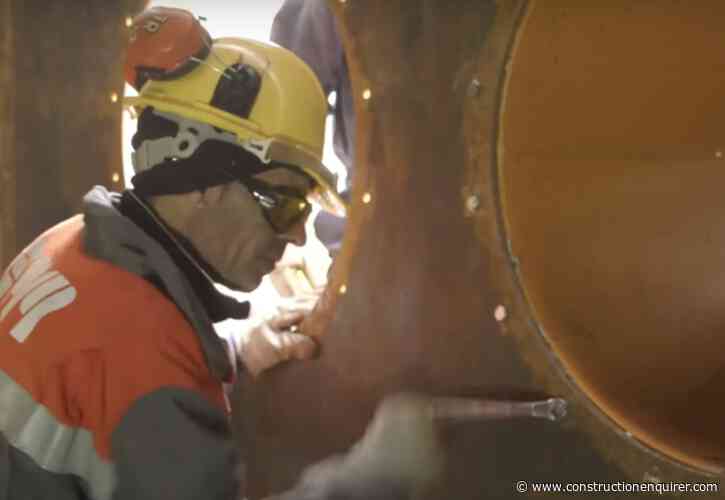 Engineering construction workers vote to strike over pay