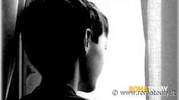 Tre panchine blu per la sensibilizzazione sull'autismo