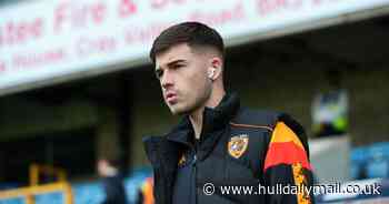 Hull City summer signing keen to seize Tigers chance as defender plays waiting game