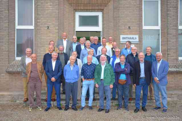 Oud-leerlingen keren na vijftig jaar terug naar Heilig-Kruiscollege