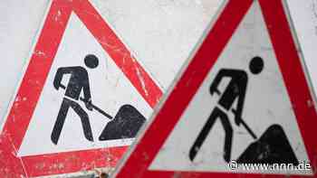 Kösterbecker Straße in Roggentin am Bahnübergang voll gesperrt