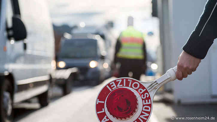 Russen fliehen vor Einzug zum Militär – mutmaßliches Schleuserfahrzeug auf A8 erwischt