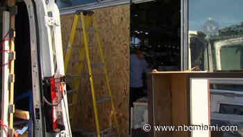 Burglars bust through front of Aventura jewelry store, leave empty-handed