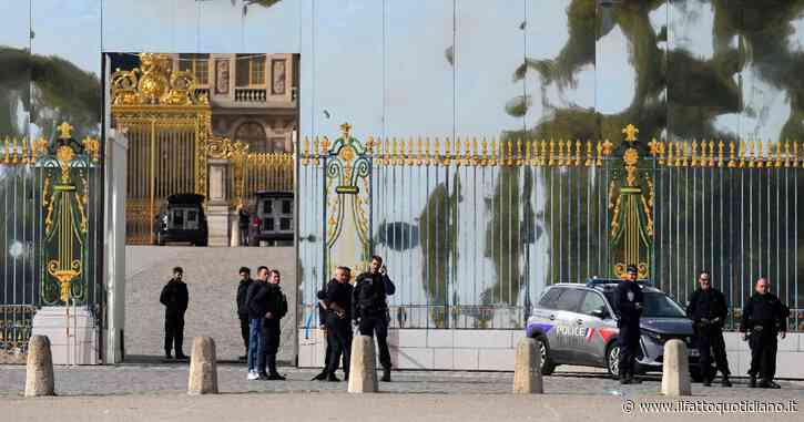 Francia, 18 giovani fermati per finti allarmi bomba degli ultimi giorni. Evacuata la reggia di Versailles per la quarta volta