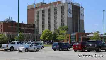 Windsor Regional Hospital rescinds 1 COVID outbreak while announcing another