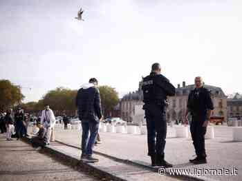 "18 fermi per gli allarmi bomba tra aeroporti e Versailles". E in Francia è allarme minori radicalizzati