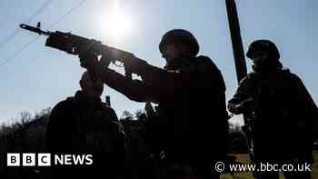 Ukraine war: Kyiv troop build-up reported across Dnipro river