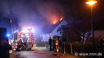 Dachstuhl von Doppelhaushälfte in Rostock geht in Flammen auf