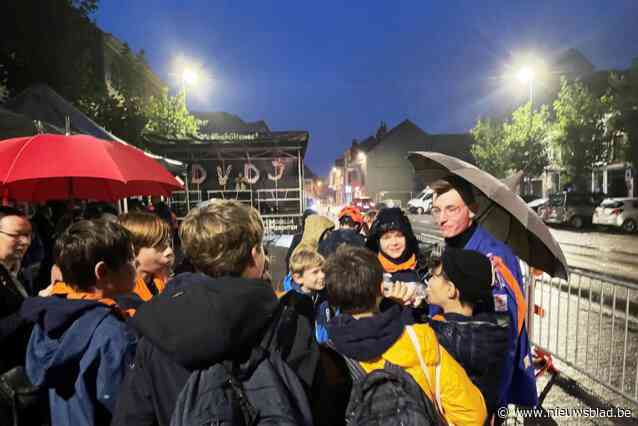 Dag van de Jeugdbeweging uitgeregend: “Maar toch genoten we van muziek, koffiekoeken en warme chocolademelk”