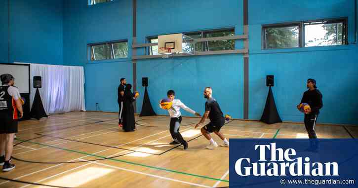 Tell us: do you work in a youth service in the UK?