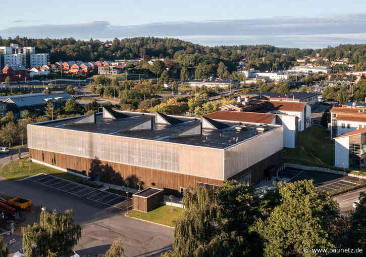 Ein Haus zieht um
 - Tennishalle in Mölnlycke von Tengbom