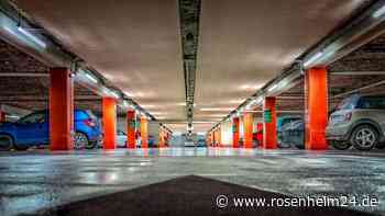 Hilflos im Auto: Kind in automatischem Parkhaus in München gefangen