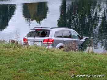 Fort Wayne Fire crews pull car from pond near Lakeside Park