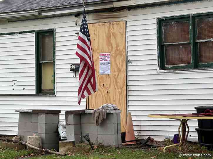 2 face charges of attempted murder, arson after reportedly trying to burn down house with man inside