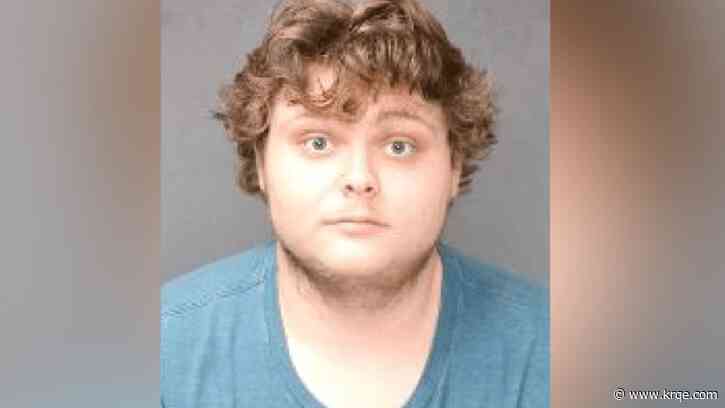 Walgreens security guard arrested for attacking man with baton in Albuquerque