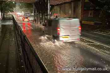 Storm Babet flood warnings for Hull area as firefighters rescue couple from car