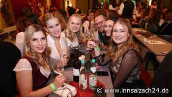 400 Besucher feierten mit Wein in Egglkofen