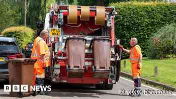 Recycling reforms see separate food waste bins for England