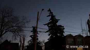 Calgary residents say street light outages make them feel unsafe