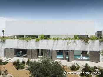 Pixel House / AGi Architects