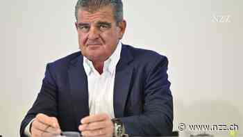 Jetzt gehen 900 statt 300 Jobs verloren: Rieter bekommt den Abschwung mit voller Wucht zu spüren. Ein Warnzeichen für Peter Spuhler und die Schweizer Industrie?