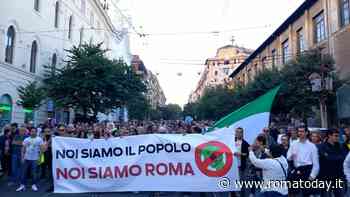 Ztl fascia verde a Roma, sfila il popolo del no. In 1000 per chiedere la "libertà di circolare"