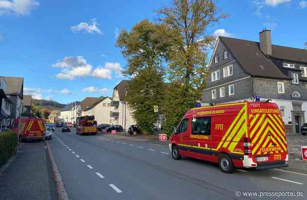 FF Olsberg: Feuerwehr Großeinsatz durch Angebranntes Essen in Mehrfamilienhaus