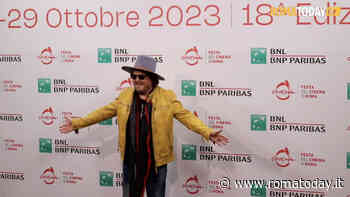 VIDEO | Zucchero conquista la Festa del Cinema di Roma con il docufilm sulla sua vita: “Ma come ho fatto?”