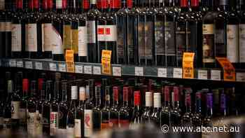 China agrees to review tariffs on Australian wine ahead of PM's visit to Beijing