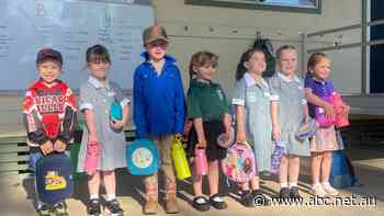 After its primary school shut, Pooncarie was almost a ghost town. Then families moved in