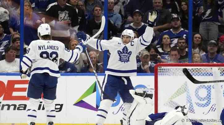 Tavares scores in OT, Maple Leafs beat Lightning 4-3