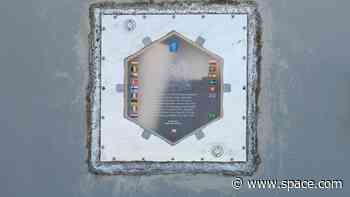 Scientists bury time capsule to celebrate upcoming Extremely Large Telescope (photos)