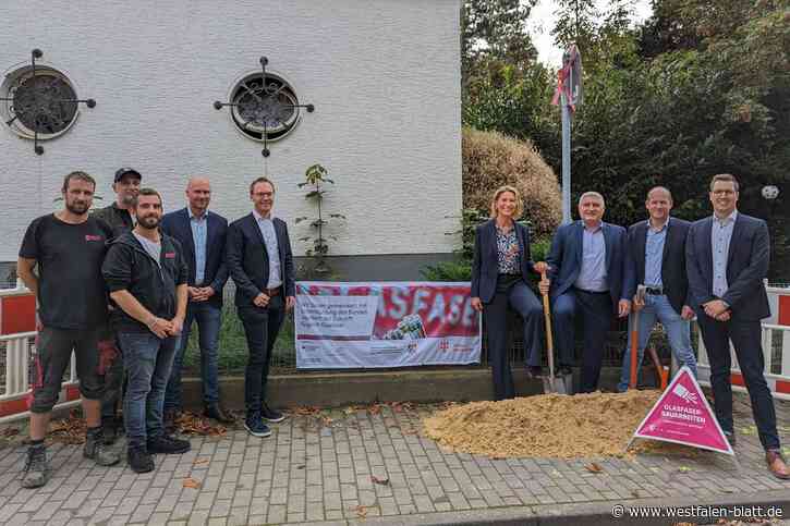 Unterversorgte Gewerbegebiete im Kreis Paderborn erhalten Glasfaser-Anschlüsse