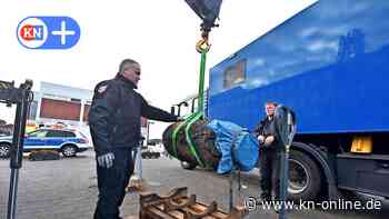Kiel: Bombe in Schwentine entschärft - Taucher und Hebeballone halfen