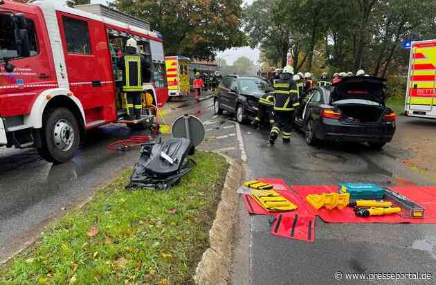 FFW Fredenbeck: Zwei Autofahrer bei Verkehrsunfall verletzt / Feuerwehr befreit Fahrerin aus BMW