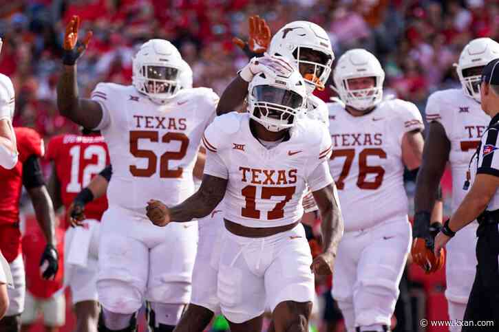 Longhorns move up one spot in AP Top 25 after Houston win