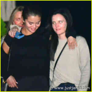 Selena Gomez Shares a Laugh With Pals During a Girls Night Out