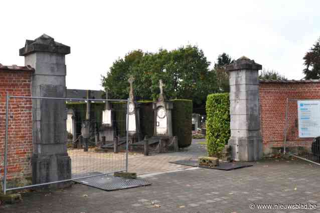 Begraafplaats krijgt nieuwe poorten aan hoofdingang in Driegotenkouterstraat