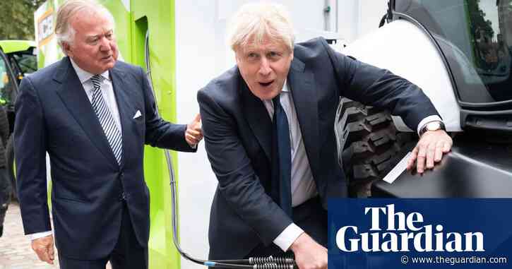 Tory donors from JCB empire could face £500m bill to settle tax inquiry