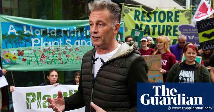 Chris Packham launches shoestring wildlife series on YouTube